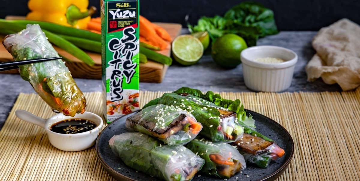 Fresh spring rolls z warzywami tofu i pastą Yuzu S&B Karolina Kos